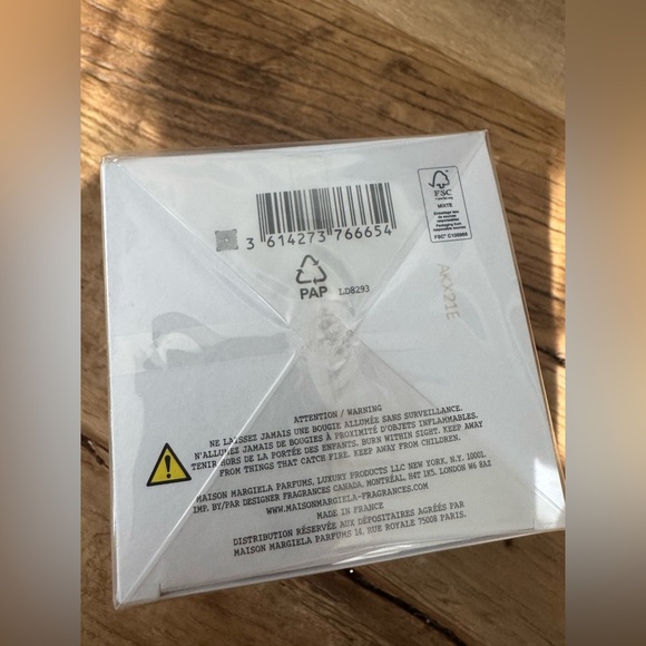 NEW IN BOX Replica Sailing Day Candle ~ SOLD OUT ~ 5.82 oz ⛵️ - Picture 7 of 7